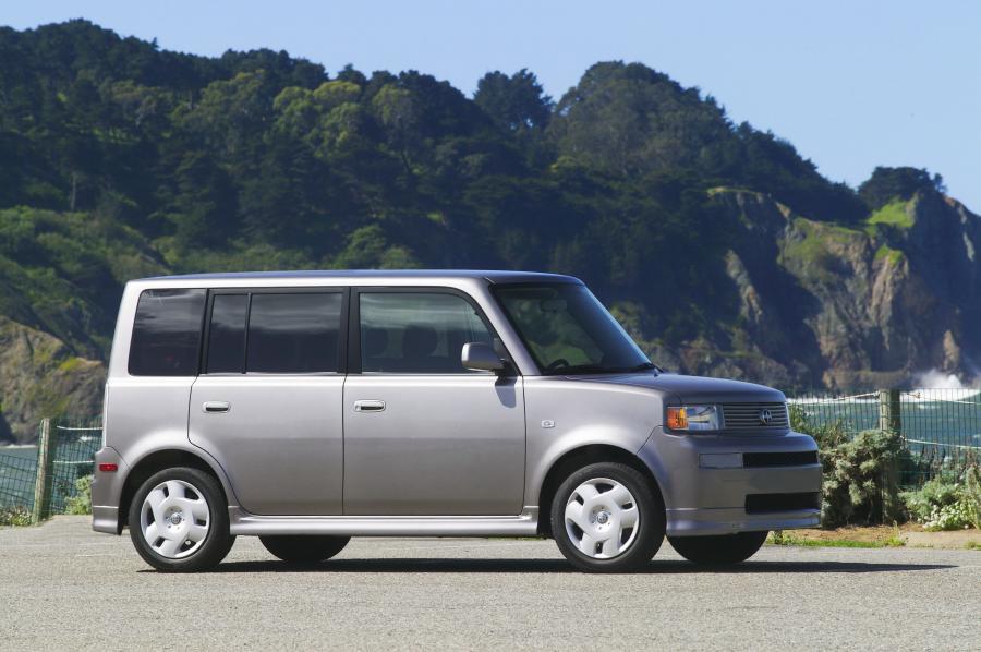  Scion xB 2003 года  (фото 25 из 42)